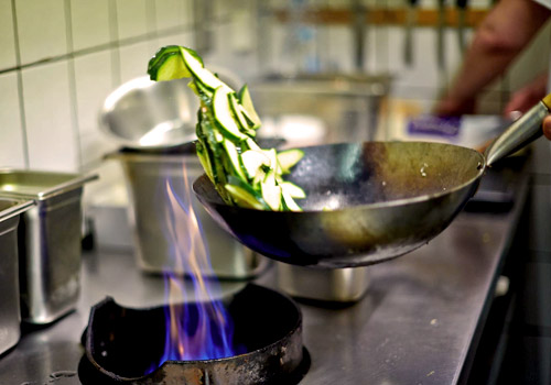 frische Zubereitung im LOKS Restaurant, Neumünster, Einfeld